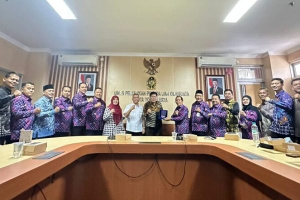 17556804718133874516359438105810