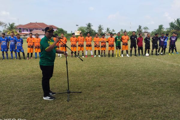 Camat Sukadiri, Secara Resmi Membuka Turnamen Sepak Bola Antar Desa se-Kecamatan Img 20250808 wa0059
