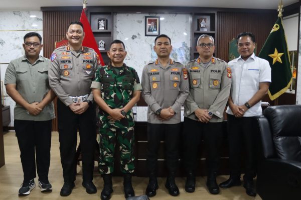 Danrem 052/Wkr Sambut Kunjungan Kapolres Metro Tangerang Kota Img 20250812 wa0075