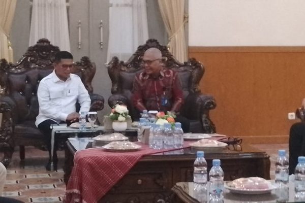 17582833594586838101340754738967