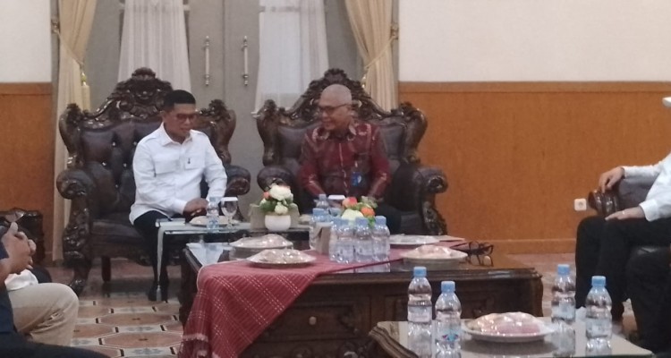 17582833594586838101340754738967