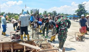 Sambut HUT TNI ke-80, Babinsa Arso dan Warga Karya Bakti Bangun Masjid