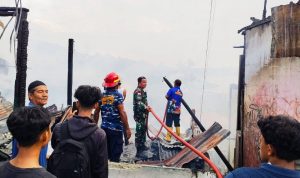 Bakti Teritorial Prima: Kodim 1701/Jayapura Sigap Bantu Pemadaman Kebakaran