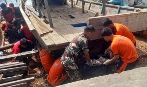 Bakti Teritorial Prima: Peduli Kebersihan, Koramil Jayapura Utara Bersama Warga dan Pelajar Bersihkan Sekitar Lokasi Kebakaran