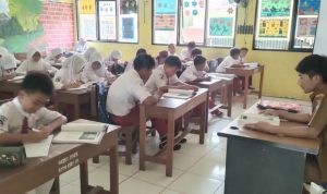 Kepala SDN Karang Serang 111: Guru Harus Menjadi Teladan Siswa