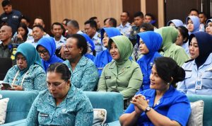 Ketua Persit KCK Cabang XVIII Kodim 1707/Merauke Ikuti Ceramah Kesehatan Dalam Rangka HUT ke-69 Pia Ardhya Garini