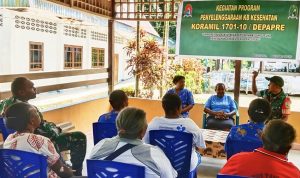 Komsos Kreatif Babinsa Koramil 1701-10/Depapre Ajak Warga Peduli Kesehatan dan Pertumbuhan Anak Usia Dini