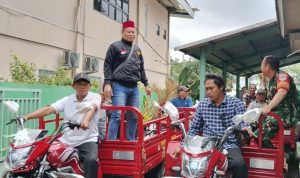 Pemerintah Desa Kadu Serahkan Unit Germo dan Mesin Potong Rumput ke Ketua RW