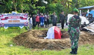 Upacara Militer Iringi Persemayaman dan Pemakaman Prajurit Terbaik Kodim 1701/Jayapura
