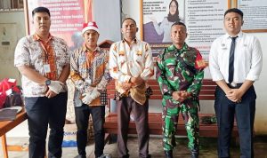 Momen Natal, Babinsa Kawal Keamanan Kunjungan Keluarga ke Lapas Abepura