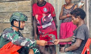 Gelar Kesehatan Keliling, Satgas Yonif 753/AVT Memastikan Masyarakat Dalam Keadaan Sehat di Distrik Mofinop