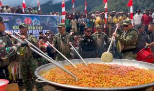 TNI dan Warga Papua Masak Bersama: Kuali Merah Putih Menyambut Hari Gizi Nasional