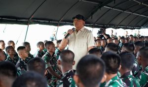 Tinjau Satuan dan Beri Perhatian Penuh Prajurit di Wanam, Pangdam XXIV/Mandala Trikora Dampingi Menhan RI