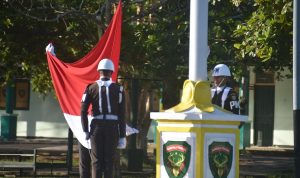 Kasdam XXIV/Mandala Trikora Tekankan Kesiapan Satuan, Integritas, Dan Disiplin Prajurit Pada Upacara Bendera Mingguan
