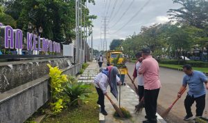 Laksanakan Arahan Bupati Tangerang, Camat Kelapa Dua Giatkan Jumsih di Likup Kantor Kecamatan