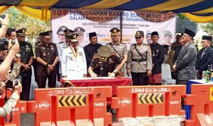 HUT Kota Tangerang Ke-33, Dandim 0506/Tgr Hadiri Pemusnahan 1.128 Botol Miras
