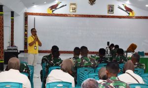Anggota Kodim 1707/Merauke Ikuti Sosialisasi Kesehatan dan Cek Darah Gratis