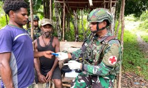 Satgas TNI Hadir di Perbatasan Papua: Pelayanan Kesehatan Hingga Kampung Terpencil