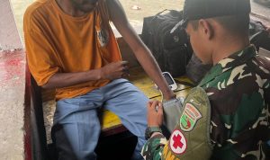 Tingkatkan Kualitas Kesehatan Masyarakat Doyo Lama, Personil YONIF TP 810/BEM Berikan Pelayanan Kesehatan