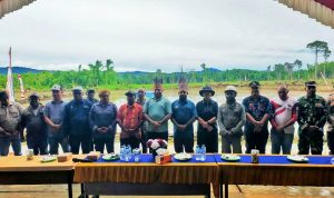 Cetak Sawah 50 Hektare, Danramil Kemtuk Gresi Dampingi Gubernur Tanam Perdana