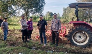 Kapolsek Tigaraksa Cek Progres Tanam Jagung Program 1 Desa 2 Hektar di Desa Pasir Bolang