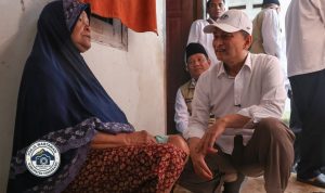 Wagub Dimyati Salurkan Bantuan RTLH ke Lansia yang Hidup Seorang Diri di Tangerang
