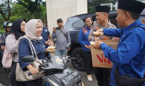 Ramadan Berbagi, Polresta Tangerang dan Insan Pers Bagikan Takjil hingga Sembako untuk Petugas Kebersihan