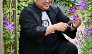 Kepemimpinan adalah menjadi Tukang Kebun yang mengubah kebun biasa menjadi Taman Bunga yang indah ~ Dari hati Ketum FERADI WPI