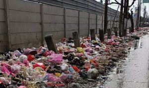 Usai Bupati Tangerang Melintas, Gunung Sampah di Teluknaga Tetap Perkasa