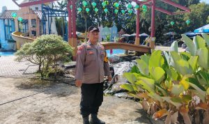 Polsek Pasar Kemis Gelar Patroli KRYD di Kolam Renang Amsterdam, Pastikan Keamanan Pengunjung Saat Libur Lebaran