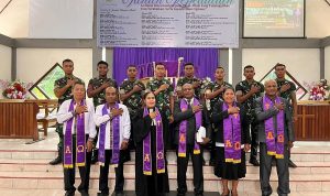 Penuh Sukacita, Prajurit Yonif TP 810/BEM Gelar Ibadah Rutin di Dua Gereja Sentani