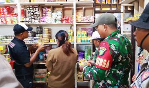 Babinsa dan Aparat Kurik Gelar Sweeping, Pastikan Makanan Aman Jelang Idul Fitri