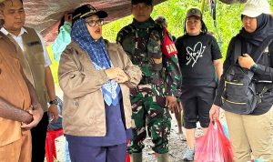 Kepedulian Jelang Paskah, Babinsa Merauke Dampingi Wakil Bupati ke Kampung Nggolar