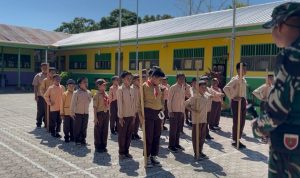 Prajurit Yonif TP 860/NSK Laksanakan Sosialisasi Gerakan Dasar PBB di MI At-Taqwa