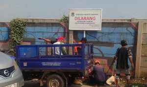 Turut Sukseskan Penilai Kampung KB, UPTD Wilayah VII DLHK Kabupaten Tangerang Gelar Gempuran Sampah