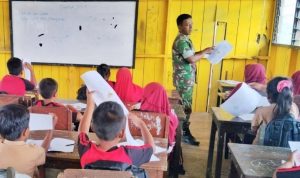 Babinsa Senggi Hadir di Sekolah, Perkuat Wawasan Kebangsaan dan Semangat Cinta Tanah Air