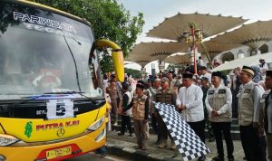 Ketua DPRD Kabupaten Tangerang Lepas Jemaah Haji