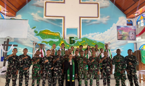 Prajurit Yonif TP 860/NSK dan Jemaat GKI Betani Waren Bersatu dalam Doa, Wujud Nyata Harmoni TNI dan Masyarakat Papua