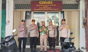 IPTU Mahdi Pimpin Pengamanan Ibadah Minggu, Polsek Cikupa Jaga Toleransi Beragama