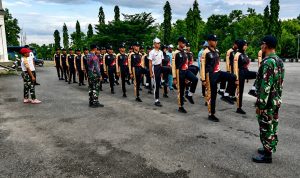 Babinsa Sentani Asah Disiplin dan Jiwa Nasionalisme Paskibraka Jayapura Menuju HUT RI Ke-81