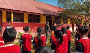 Peduli Pendidikan, Prajurit Yonif TP 809/NTM Gelar Karya Bakti di SD Satu Atap Kasukwe Sarmi