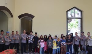 Polres Kebumen Salurkan Bantuan Perlengkapan Sekolah untuk 15 Pelajar Kurang Mampu di Prembun