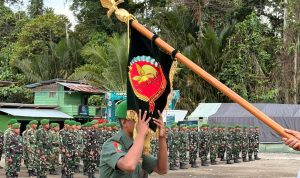 Tradisi Pelepasan Korps Satuan Warnai Kepindahan Prajurit Yonif TP 860/NSK, Penuh Haru dan Semangat Pengabdian