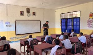 Prajurit Yonif TP 860/NSK Tanamkan Disiplin Sejak Dini, Siswa SD Inpres SP 4 Botawa Antusias Ikuti Edukasi Karakter
