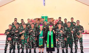 Memperkuat Iman dan Kemanunggalan TNI-Rakyat, Yonif TP 820/DAAI Gelar Ibadah Minggu Bersama di Bumi Cenderawasih