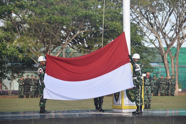 Upacara Bendera Jadi Momentum Perkuat Disiplin dan Pengabdian Prajurit Kodam XXIV/MT