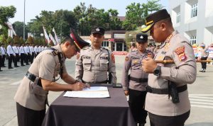 Kapolresta Tangerang Pimpin Upacara Sertijab, AKP Iwan Wahyudi Resmi Jabat Kapolsek Tigaraksa