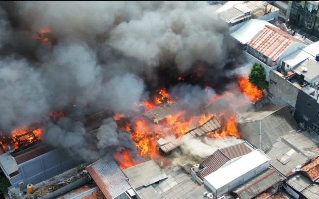 Kebakaran Kebon Kelapa Gambir, 114 Rumah Terdampak dan 880 Warga Terimbas