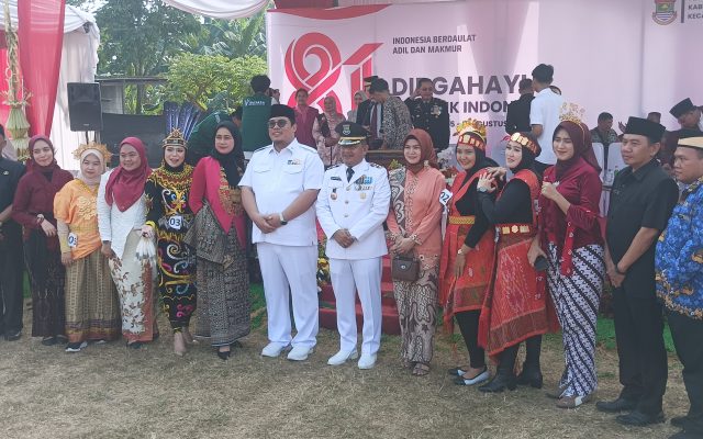 Pengibaran Bendera HUT RI ke 81 di Kecamatan Kelapa Dua, Camat Sampaikan Pesan Kemerdekaan