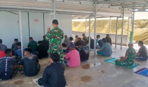 Satgas TMMD ke-129 Kodim 1707/Merauke Laksanakan Sholat Jum’at Bersama Warga Kampung Wanam